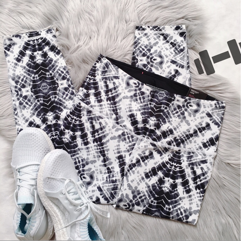 Victoria's Secret Tie Dye Knockout Cropped Legging